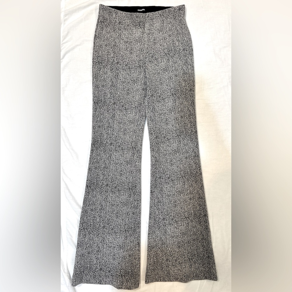 Express Size Medium, Stretch Flare Pant, Black & White